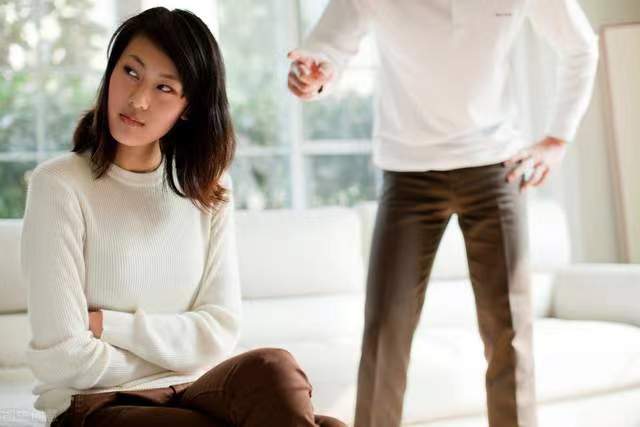 广州出轨取证服务：出轨伴侣被发现后的心理和行为变化特点分析